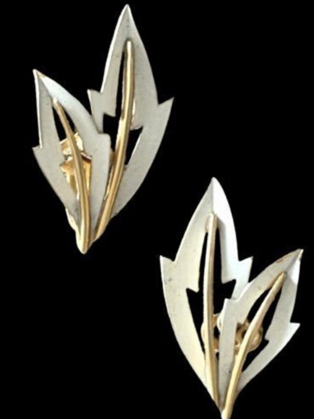 Crown Trifari Gold Tone White Enamel Modernist Leaf Clip On Earrings